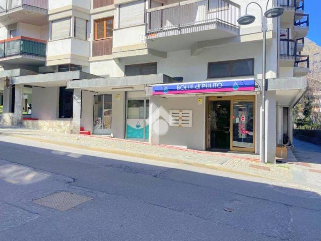 Locale Commerciale in vendita a Bardonecchia, Torino