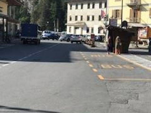 Locale Commerciale in vendita a Bardonecchia, Torino