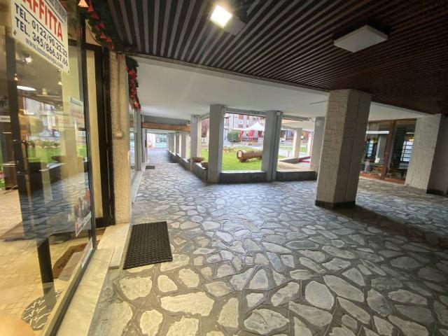 Locale Commerciale in vendita a Bardonecchia, Torino