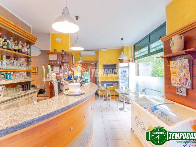 Locale Commerciale in vendita a Bareggio, Lombardia