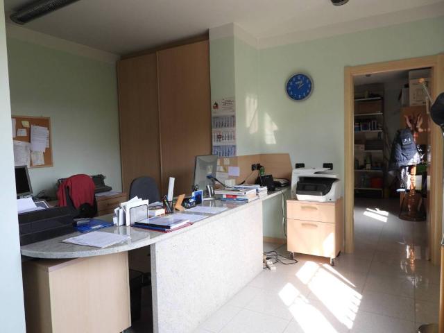 Locale Commerciale in vendita a Piemonte, Novara
