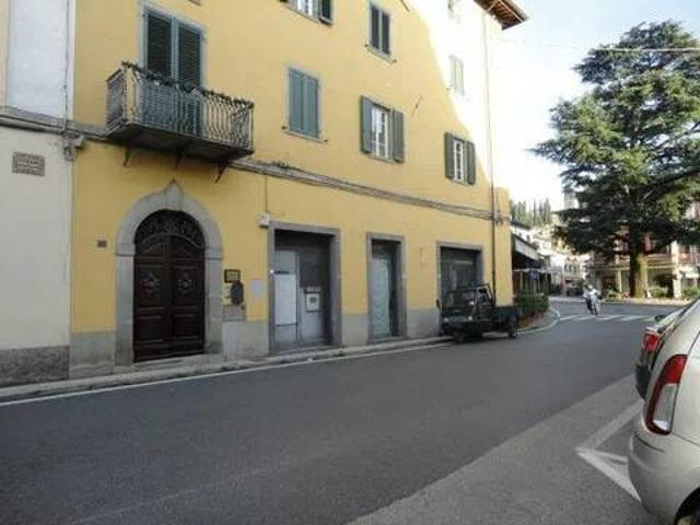 Locale Commerciale in vendita a Unione dei comuni Media Valle del Serchio, Barga