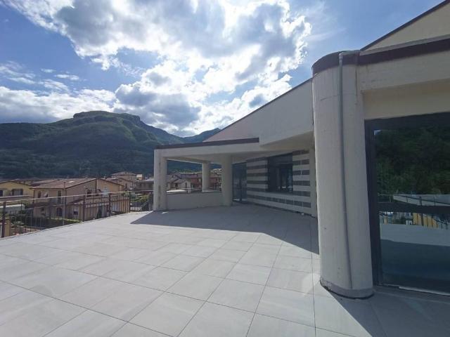Locale Commerciale in vendita a Unione dei comuni Media Valle del Serchio, Barga