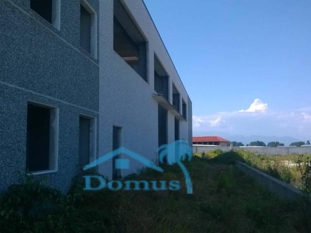 Locale Commerciale in vendita a Piemonte, Cuneo