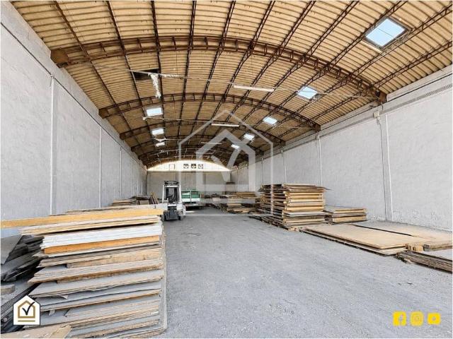 Locale Commerciale in vendita a Stanic, Bari