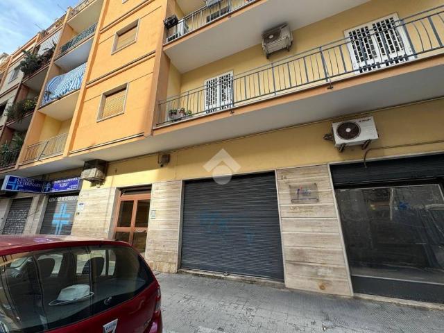 Locale Commerciale in vendita a Puglia, Bari