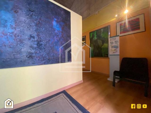 Locale Commerciale in vendita a Libertà, Bari