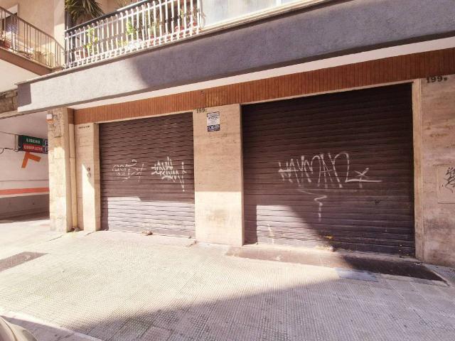 Locale Commerciale in vendita a Municipio 1, Puglia