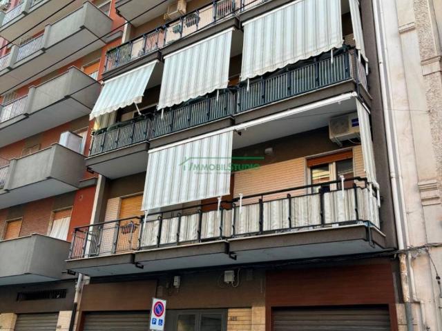 Locale Commerciale in vendita a Libertà, Bari