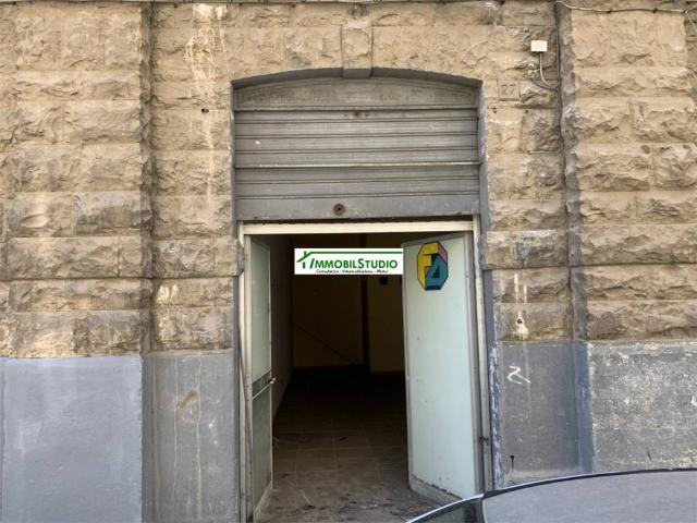Locale Commerciale in vendita a Municipio 1, Puglia