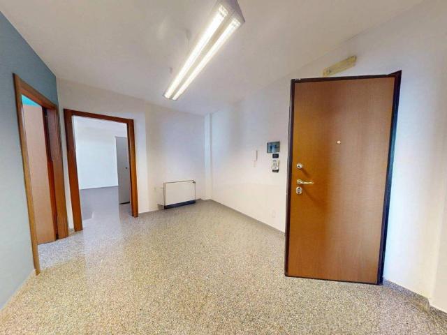 Locale Commerciale in vendita a Libertà, Bari