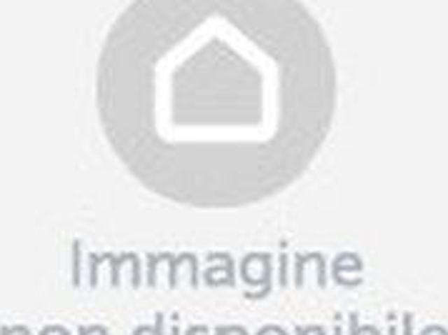 Locale Commerciale in vendita a Libertà, Puglia