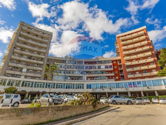 Locale Commerciale in vendita a Poggiofranco, Bari