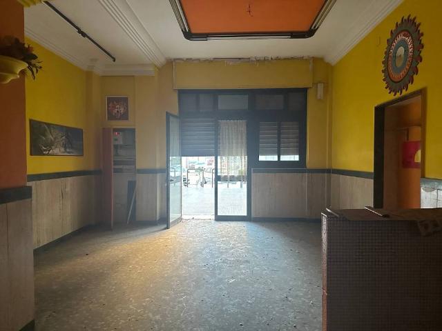 Locale Commerciale in vendita a Marconi, Bari