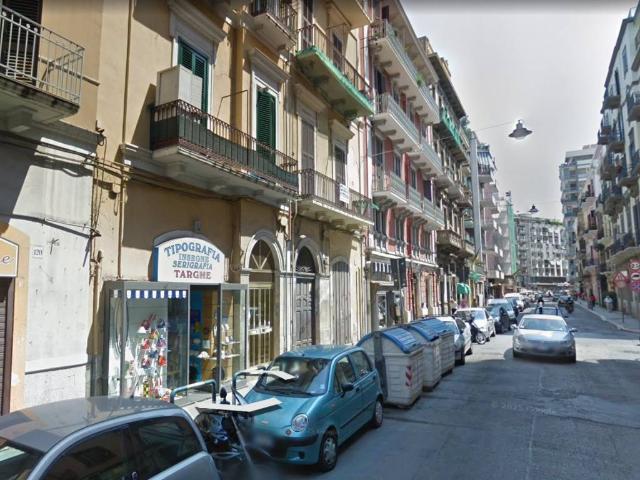 Locale Commerciale in vendita a Municipio 1, Puglia