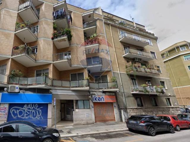 Locale Commerciale in vendita a Puglia, Bari