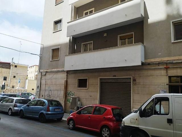 Locale Commerciale in vendita a Municipio 1, Puglia