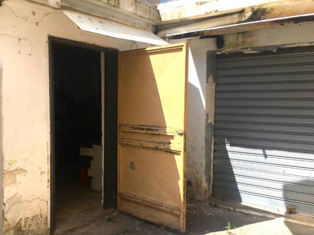 Locale Commerciale in vendita a Libertà, Puglia