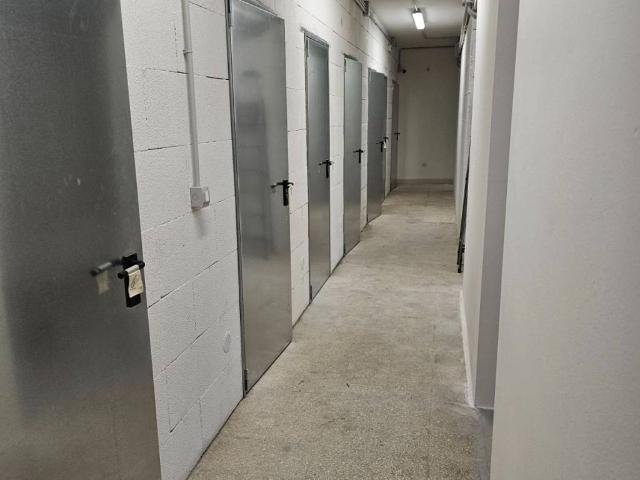 Locale Commerciale in vendita a Poggiofranco, Puglia