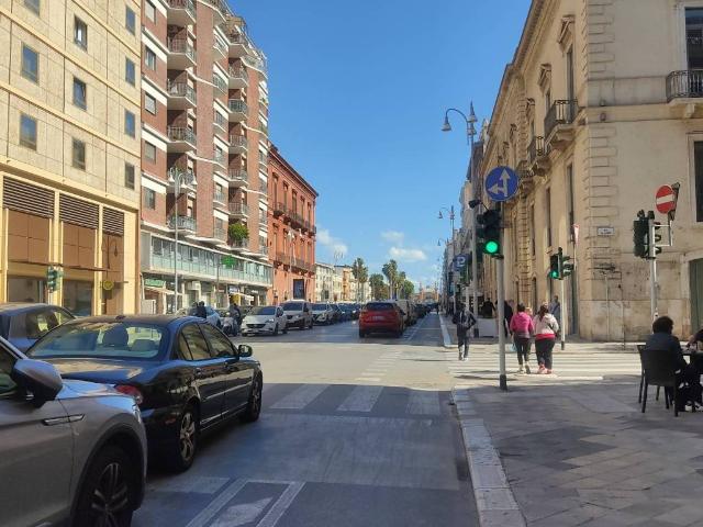 Locale Commerciale in vendita a Murat, Puglia