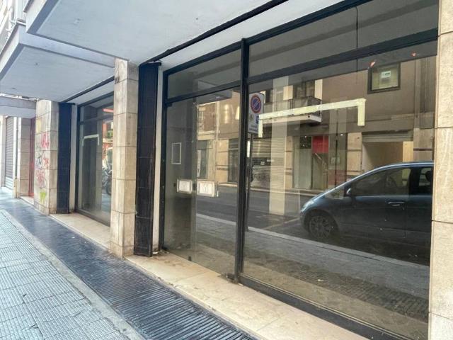 Locale Commerciale in vendita a Murat, Puglia