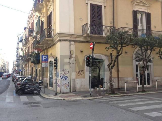Locale Commerciale in vendita a Murat, Puglia