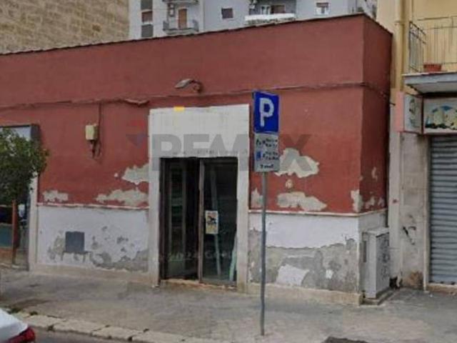 Locale Commerciale in vendita a Municipio 1, Puglia