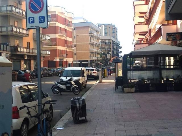 Locale Commerciale in vendita a Municipio 2, Bari