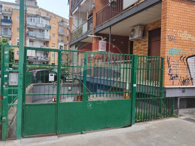 Locale Commerciale in vendita a Poggiofranco, Bari