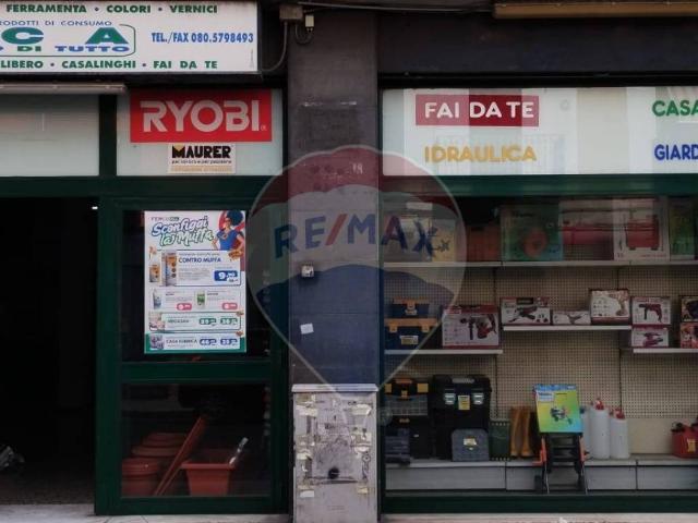 Locale Commerciale in vendita a Marconi, Bari