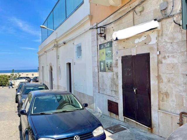 Locale Commerciale in vendita a Municipio 1, Puglia