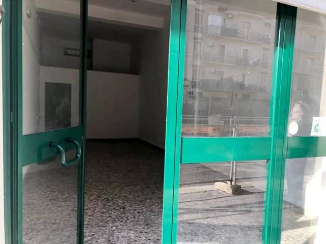 Locale Commerciale in vendita a Municipio 1, Puglia