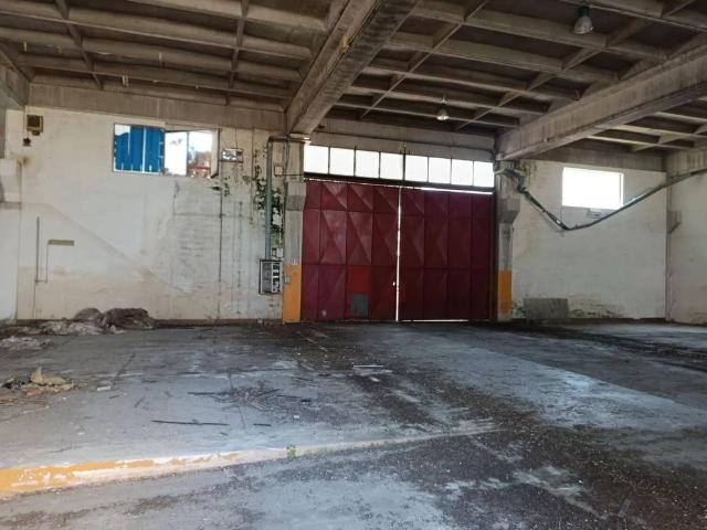 Locale Commerciale in vendita a Municipio 3, Puglia