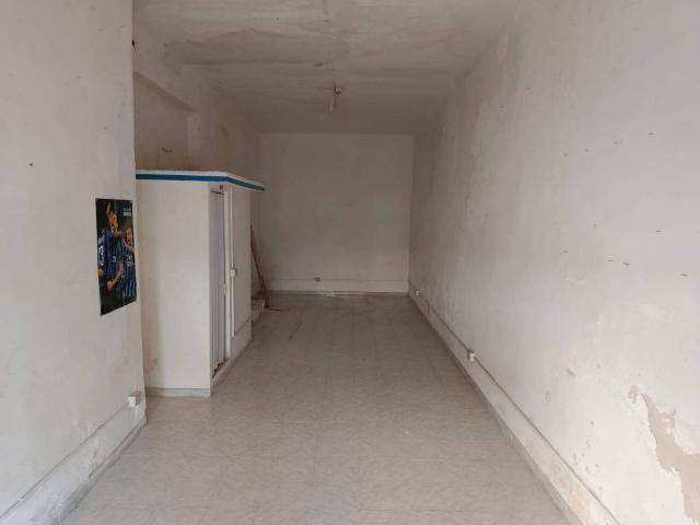 Locale Commerciale in vendita a Puglia, Bari