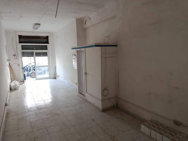 Locale Commerciale in vendita a Municipio 1, Puglia