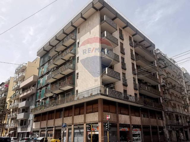 Locale Commerciale in vendita a Murat, Puglia