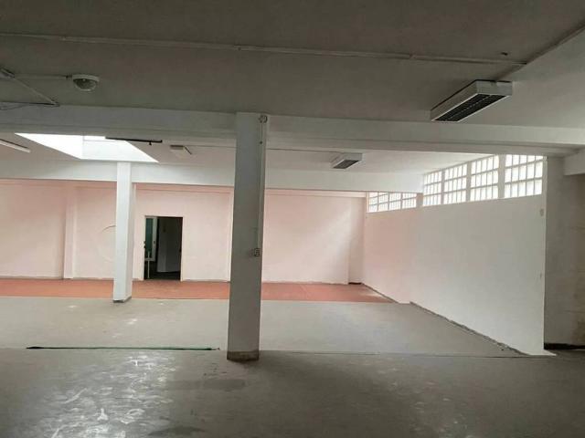 Locale Commerciale in vendita a San Pasquale, Bari