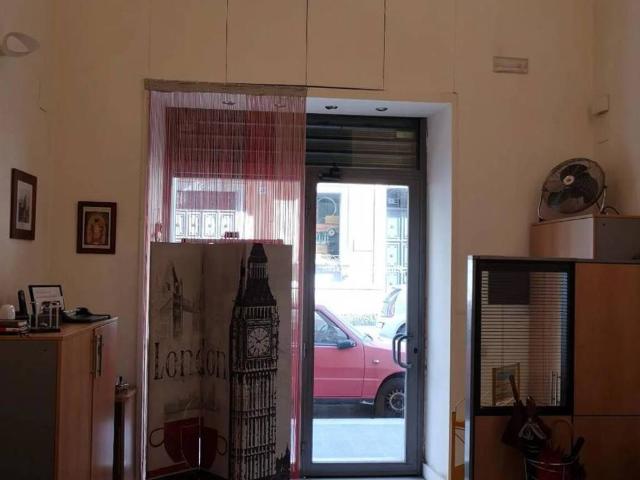 Locale Commerciale in vendita a Municipio 1, Puglia
