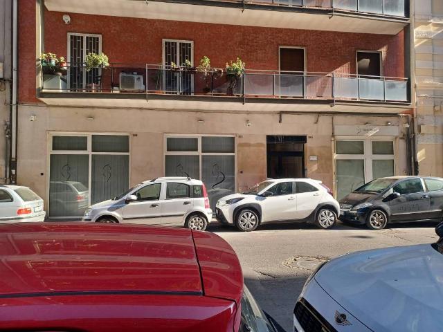 Locale Commerciale in vendita a Municipio 1, Puglia
