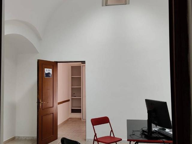 Locale Commerciale in vendita a Municipio 4, Puglia