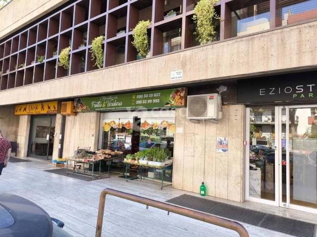 Locale Commerciale in vendita a Poggiofranco, Bari