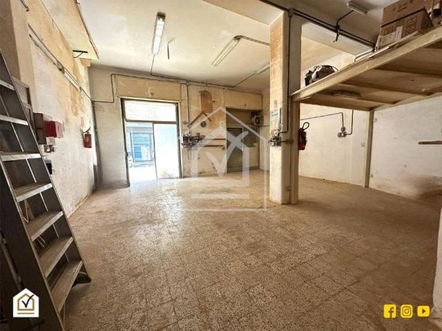 Locale Commerciale in vendita a San Pasquale, Bari