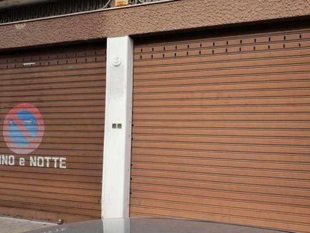 Locale Commerciale in vendita a Libertà, Bari