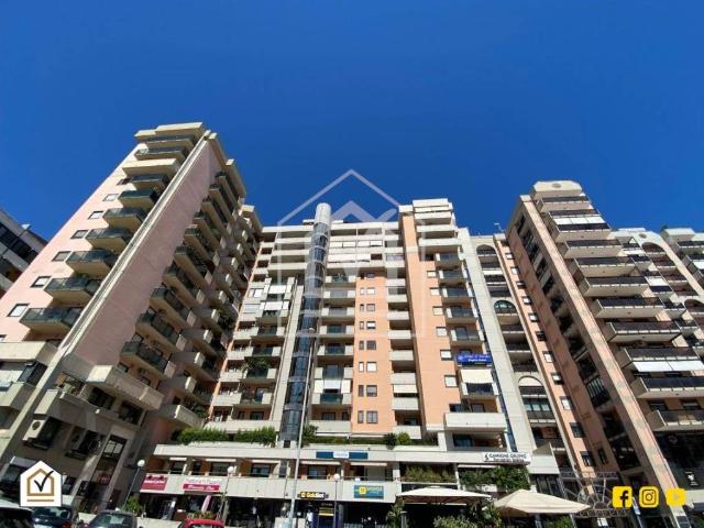 Locale Commerciale in vendita a Poggiofranco, Bari