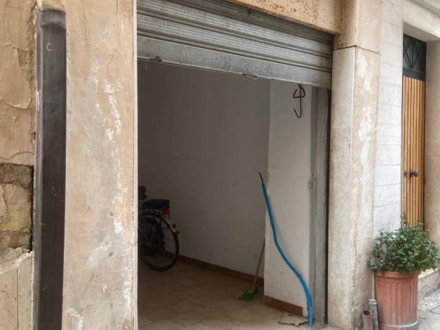 Locale Commerciale in vendita a Municipio 1, Puglia