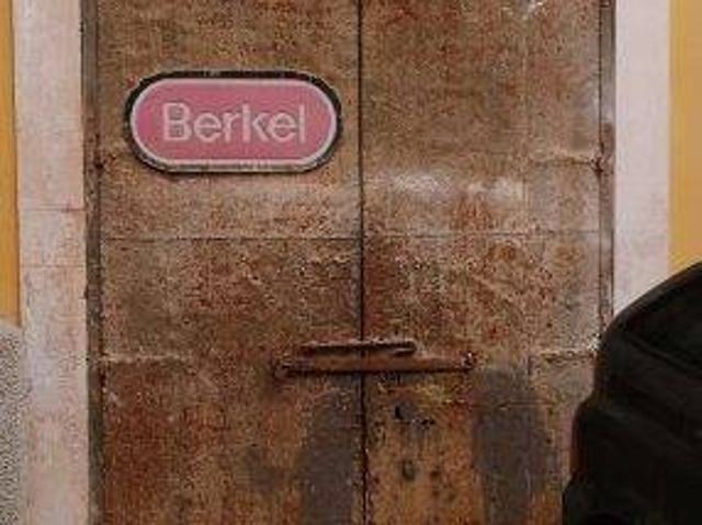 Locale Commerciale in vendita a Puglia, Bari