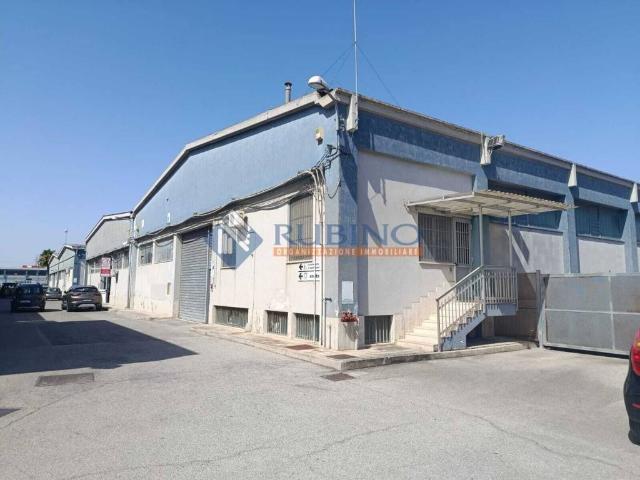 Locale Commerciale in vendita a Barletta, Barletta-Andria-Trani