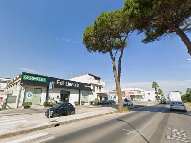 Locale Commerciale in vendita a Barletta, Barletta-Andria-Trani