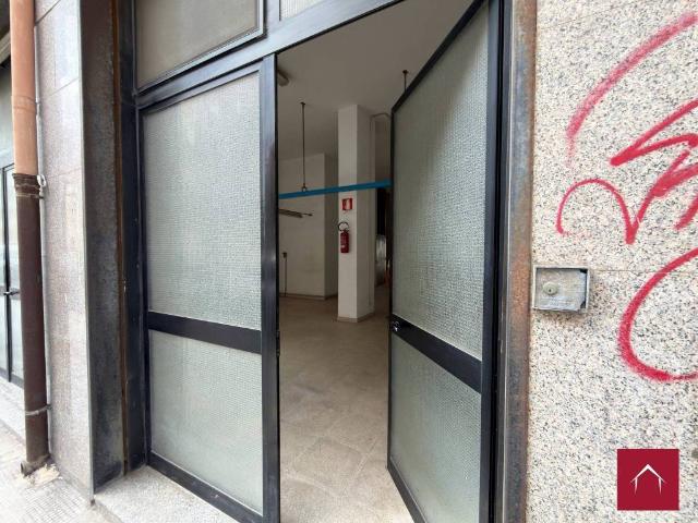 Locale Commerciale in vendita a San Giacomo - Settefrati, Barletta