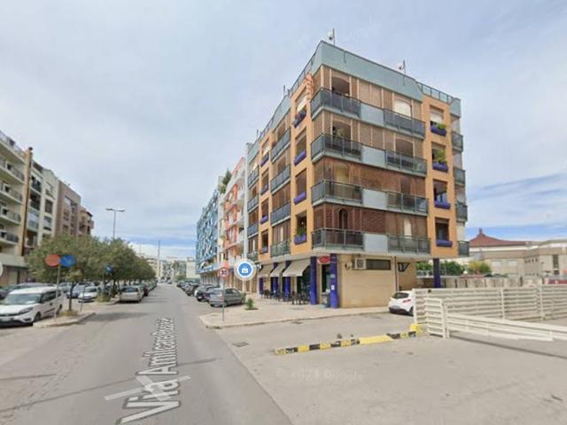 Locale Commerciale in vendita a Zona 167, Puglia
